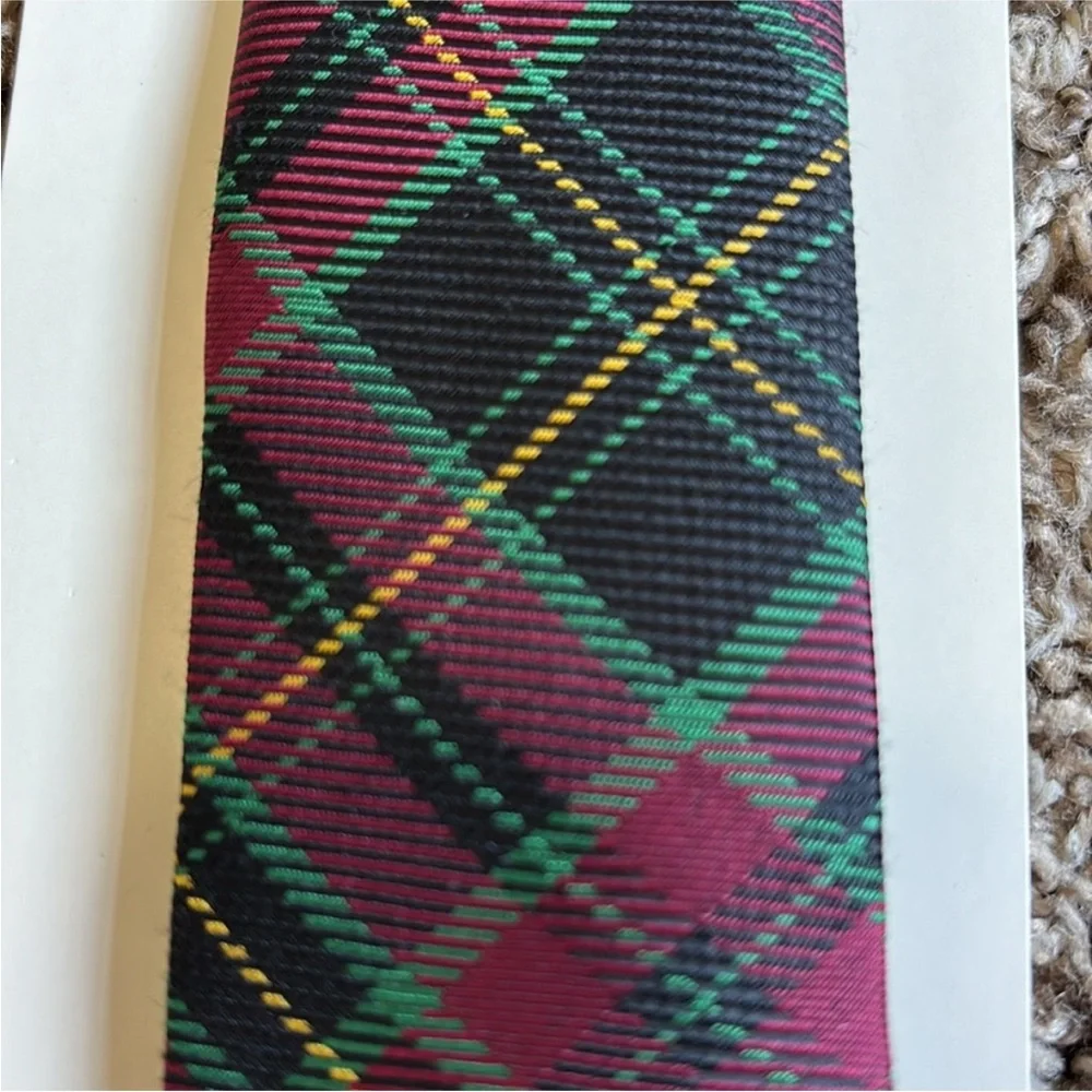 Cat & Jack Plaid Black Green Red Tie Boys Small/Medium